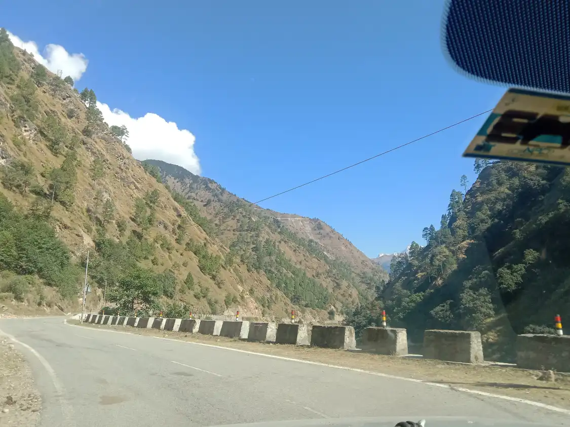 Hotels near Kalpeshwar Temple