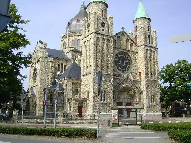 Hôtels à proximité de : Eglise Saint Lambert