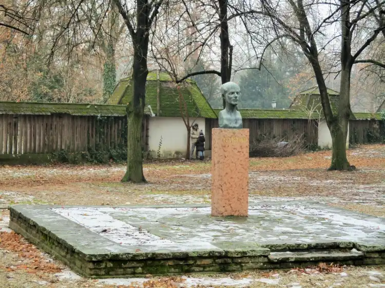 Béla Bartók Memorial 주변 호텔