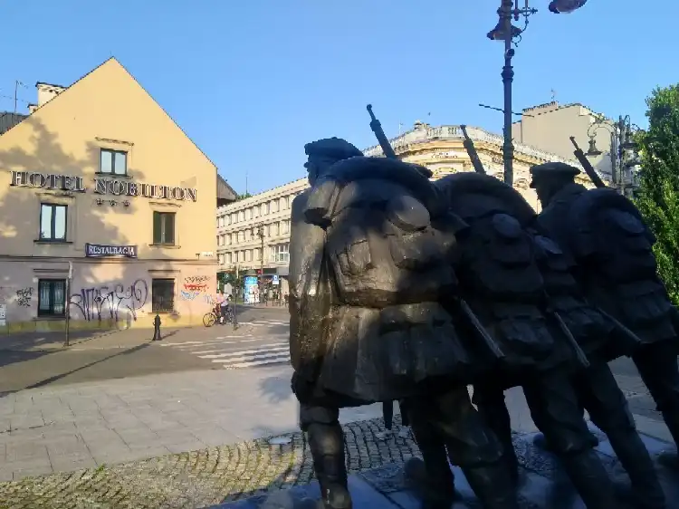 Hotels near Jozef Pilsudski Statue