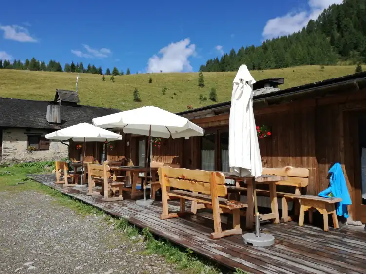 Hotels in Lateis