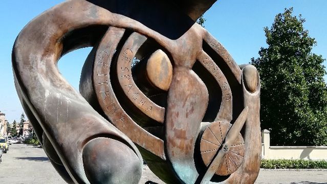 Monumento "Il Mio Mondo Nel Mondo"