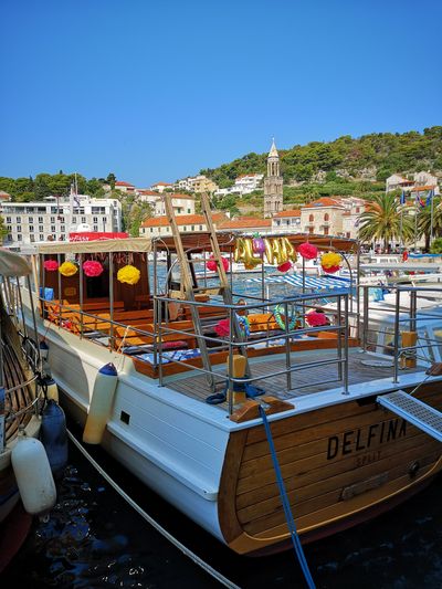 DELFINA excursions HVAR