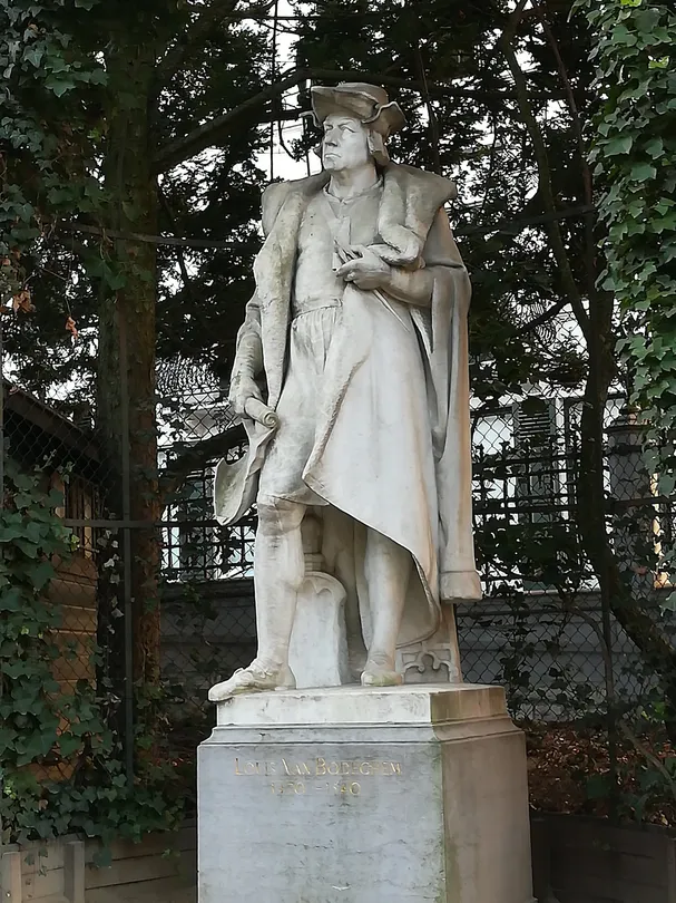 2_Statue of Lodewijk Van Bodeghem