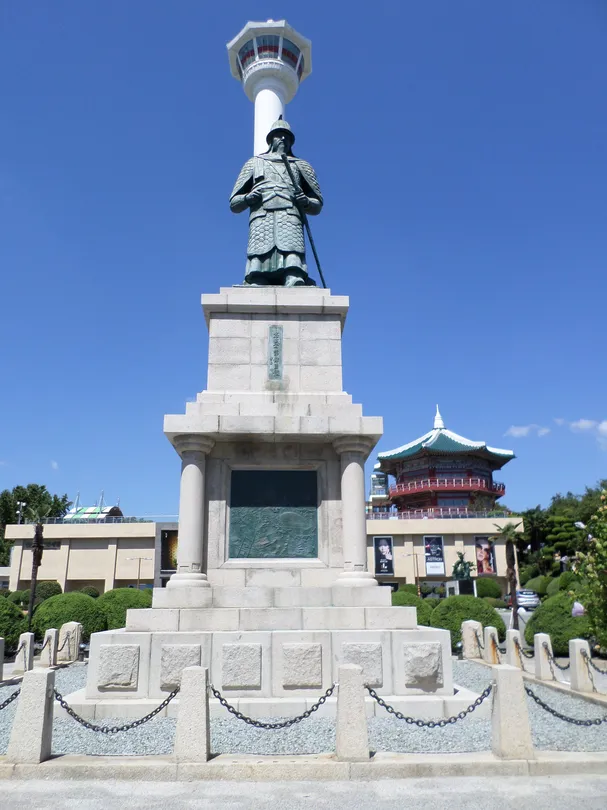 3_忠武古拉雕像