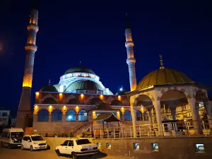 Kozaklı Merkez Cami