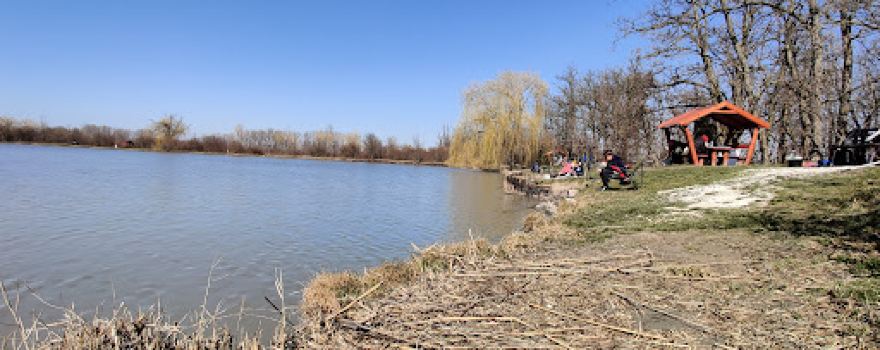 Fishing lake at Pintér Bridge