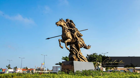 Statue Bio Guerra-Cotonou airport