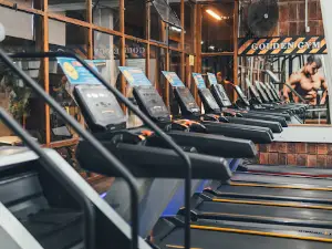 Golden Gym Salto
