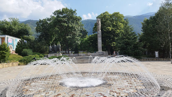 Площад 20 юли