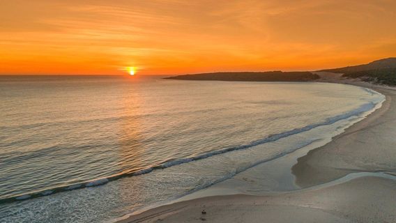 Bolonia Beach