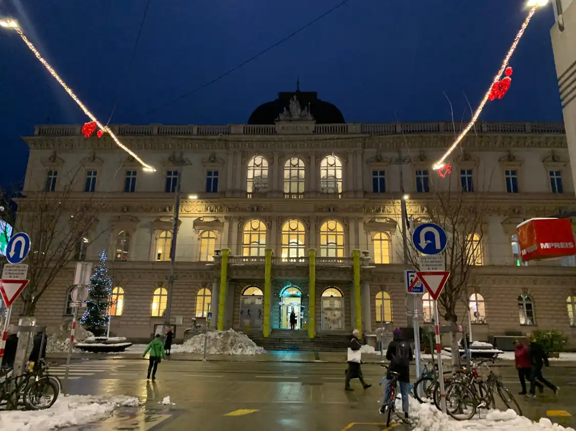 Hotels near Tyrolean Provincial Museum (Tiroler Landesmuseum Ferdinandeum)