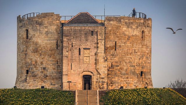 ヨーク クリフォーズタワー