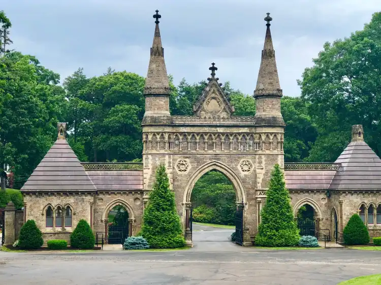 Hotels in der Nähe von Forest Hills Cemetery