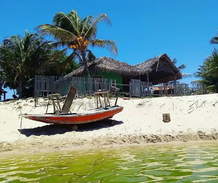 Hotels near Aldeia de pescadores
