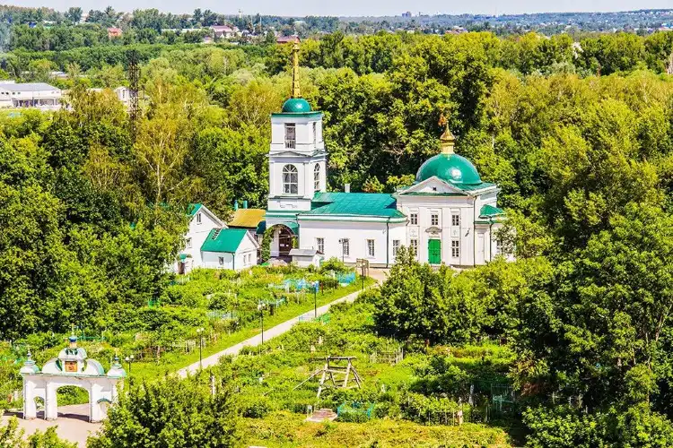 Отели рядом с достопримечательностью «ТРЦ Макси»