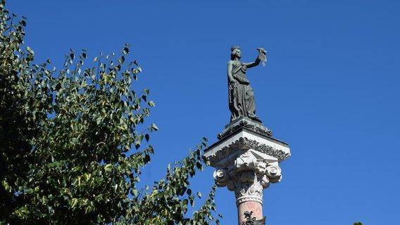 Monument to the Fueros
