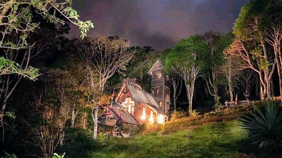 Capilla en las nubes