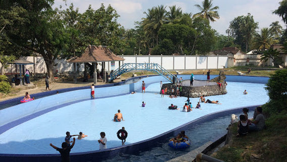 Kolam Renang Penataran