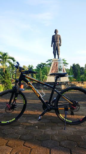Alianyang Monument