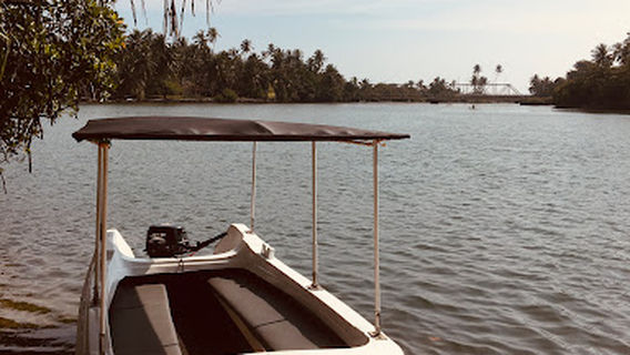 Boat Safari at koggala lake No 07