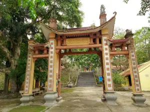 Đền Cửa Đạt
