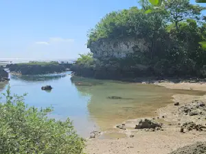 "Kiss Kiss" beach