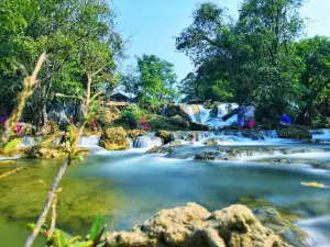 Hte Long Shu Waterfall