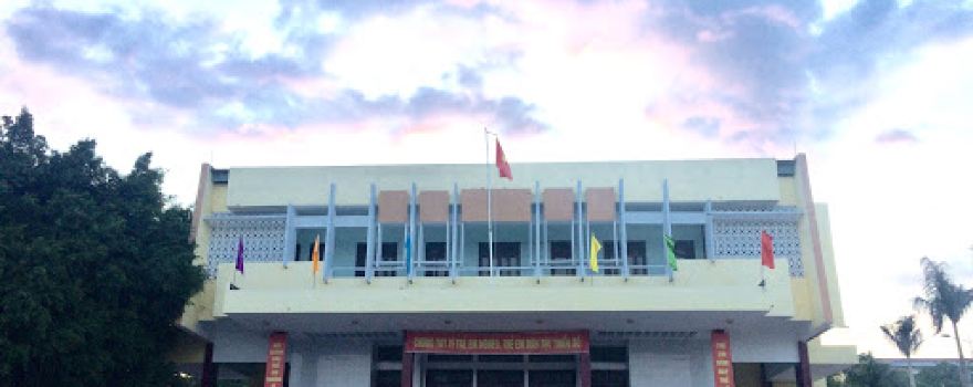 Trung tâm văn hóa huyện Quảng Ninh