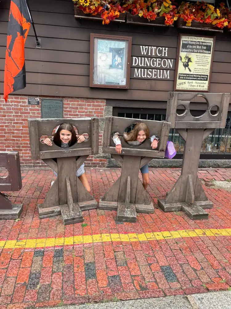 Hôtels à proximité de : Witch Dungeon Museum