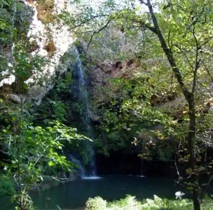 Hotels near Zana Falls