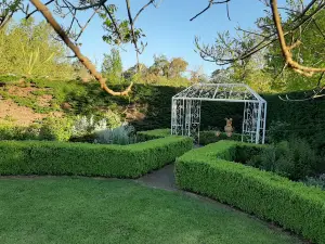High Country Gardens, Gallery and Maze
