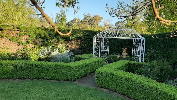 High Country Estate - Gardens, Gallery, Cafe and Maze