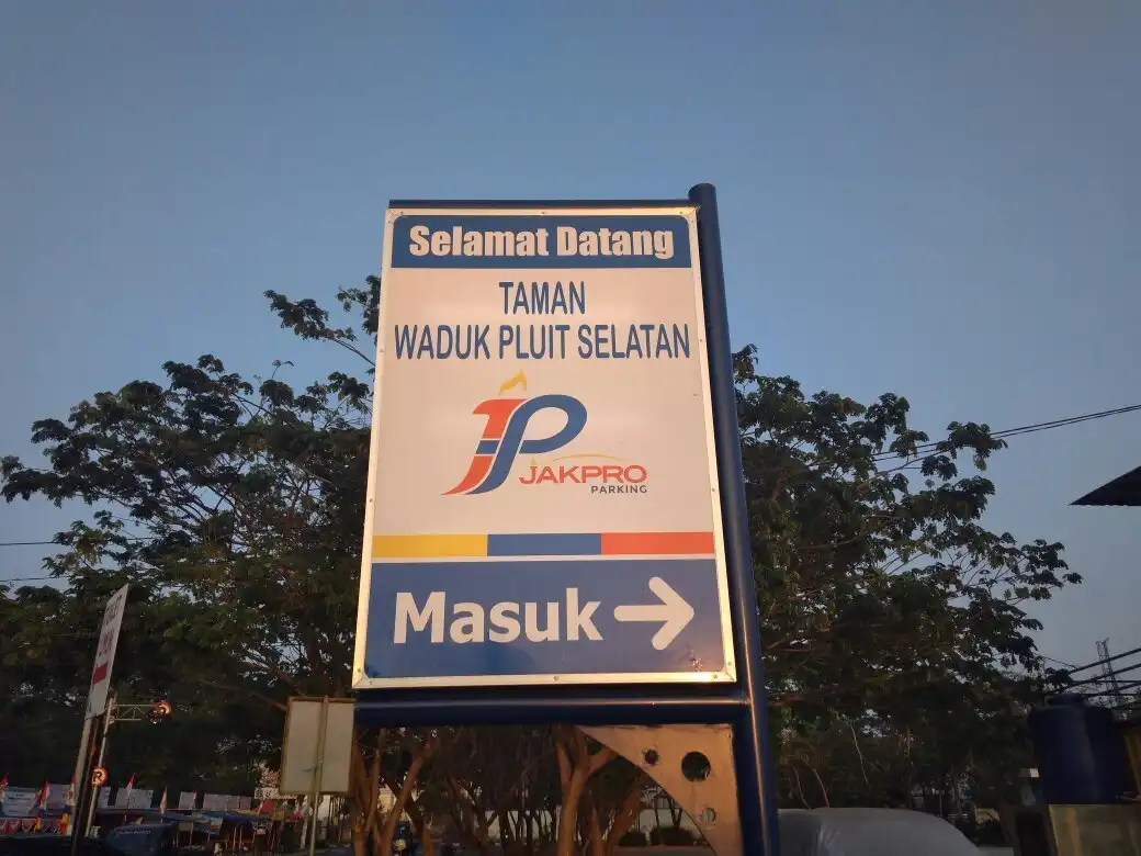 Hotels near Taman Waduk Pluit