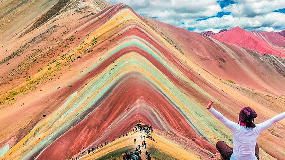 Vinicunca Mountain