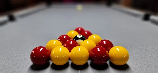 The Edgcliff - For Pool and Live Sports.