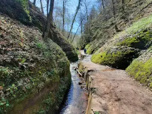 Dragon Gorge