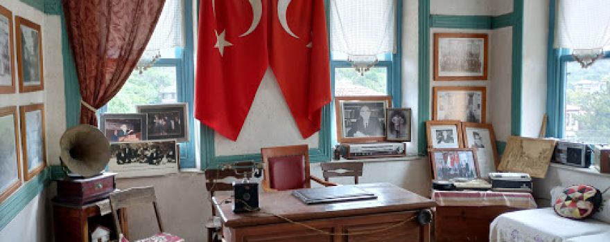 Mudurnu Kültür Turizm Ve Dayanışma Dern. Pertev Naili Boratav Kültür Evi
