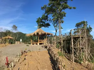 Saung Munggaran Puncak Pas
