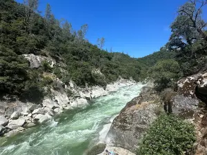 Hoyt’s Crossing