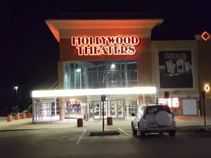 Regal Hollywood - Topeka