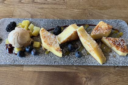 James Farmhouse - Das James