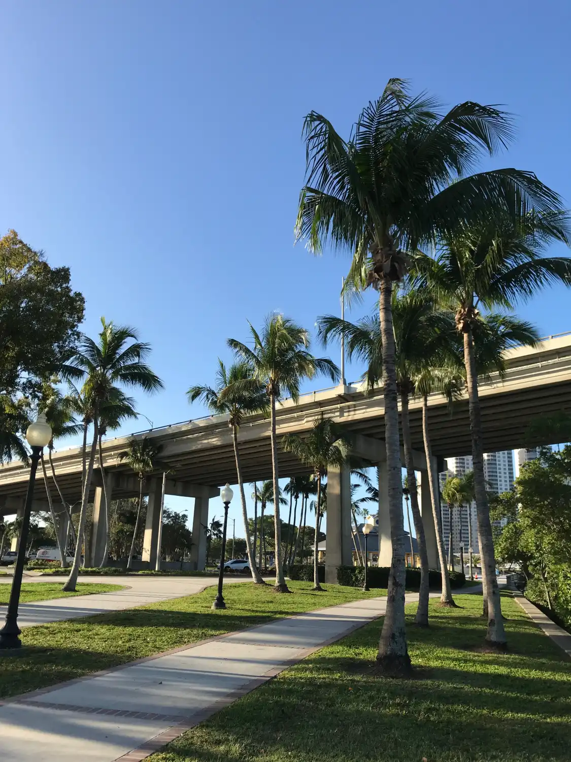 Các khách sạn gần Centennial Park