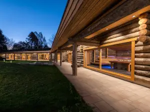 CamboMare indoor pool and sauna world