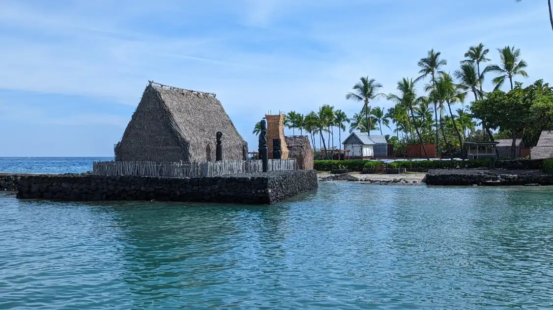 Hotels near Kamakahonu National Historic Landmark