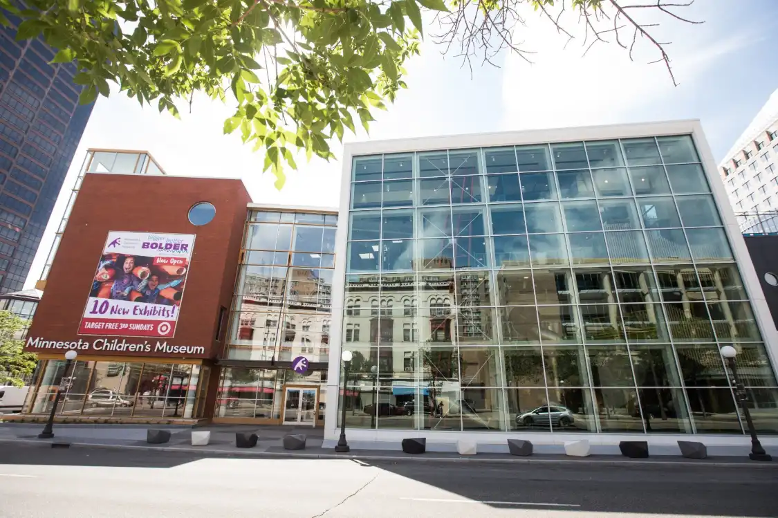 Hotels near Minnesota Children's Museum