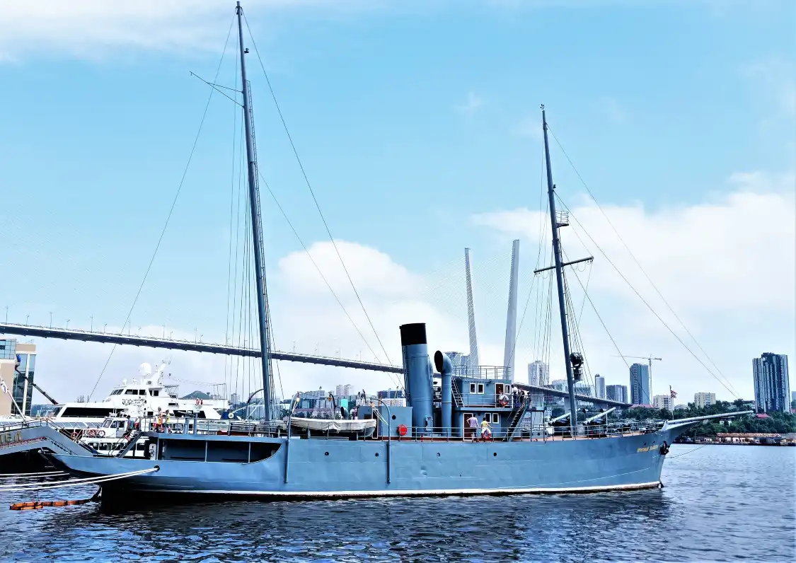 Hotels near Memorial ship Krasny vympel