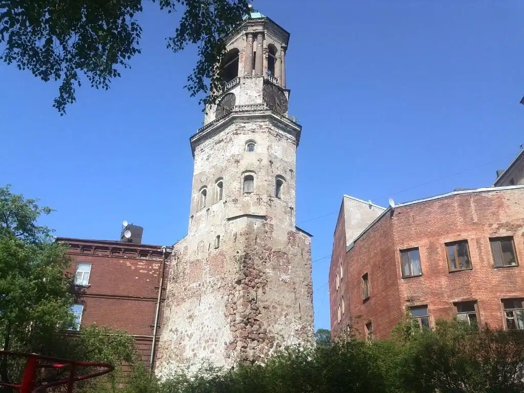 Hotels near Chasovaya Bashnya