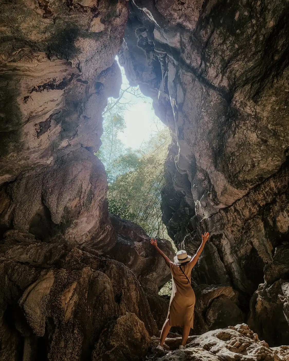 Hotels near Batu Cermin Cave