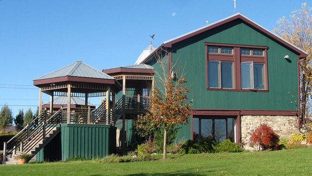 Heron Hill Tasting Room at Canandaigua Lake
